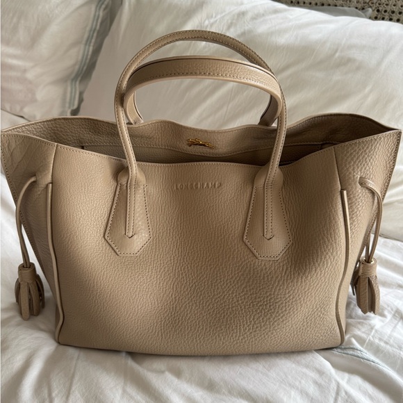 Longchamp Handbags - Longchamp Tan Leather Tote